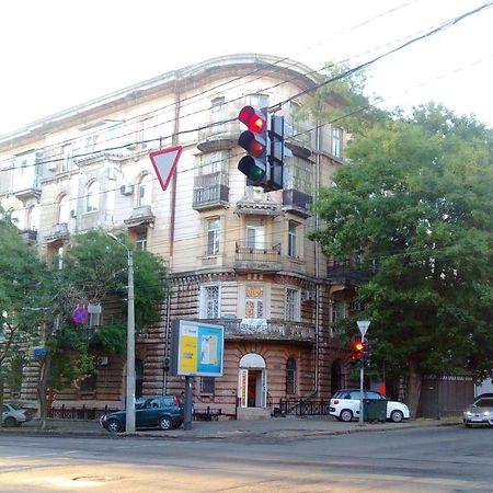 Apartment Vechnye Tsennosti Odesa Exterior photo