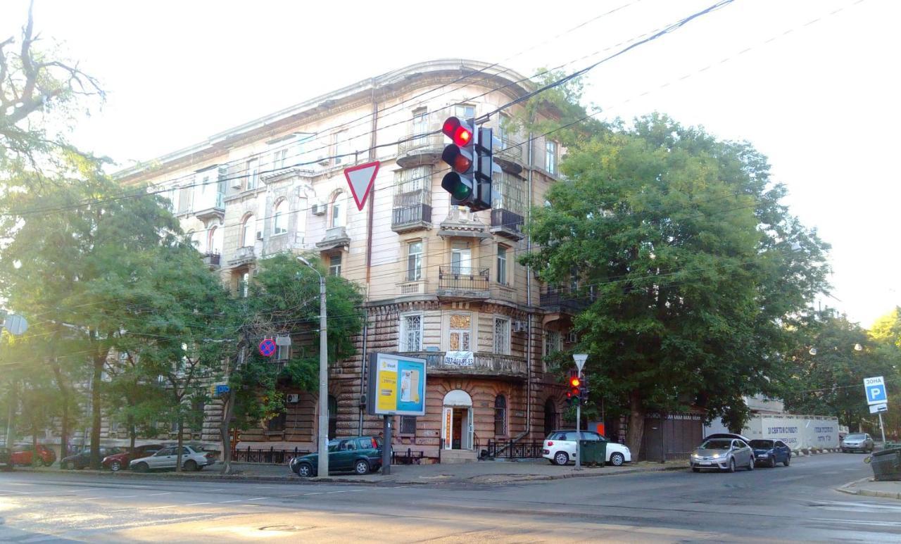 Apartment Vechnye Tsennosti Odesa Exterior photo